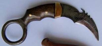 Karambit avec griffes