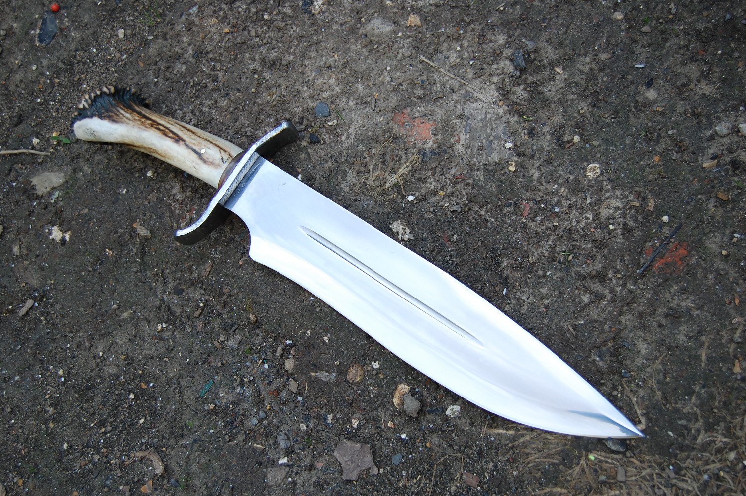 seraphym_falls_bowie_knife_lame_de_cm__manche_en_merrain_de_cerf_.jpg