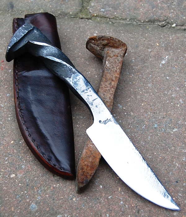 spike knife lame de 10 cm hors tout de 22 cm