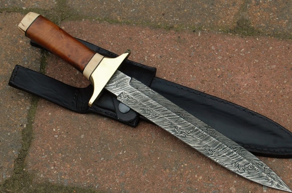 Dague de chasse forgé en damas